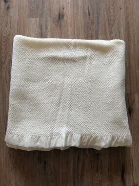 Vintage Cream Waffle Weave Blanket with Satin Trim 72”x82”
